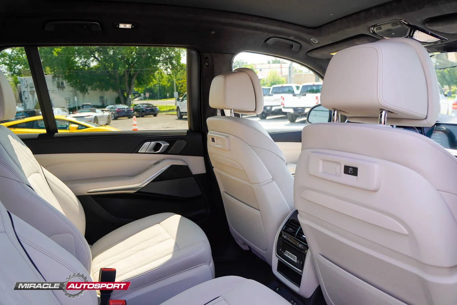 Used 2022 BMW X7 M50i AWD/4WD image 40
