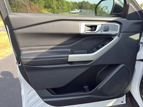 Used 2020 Ford Explorer Limited RWD image 10
