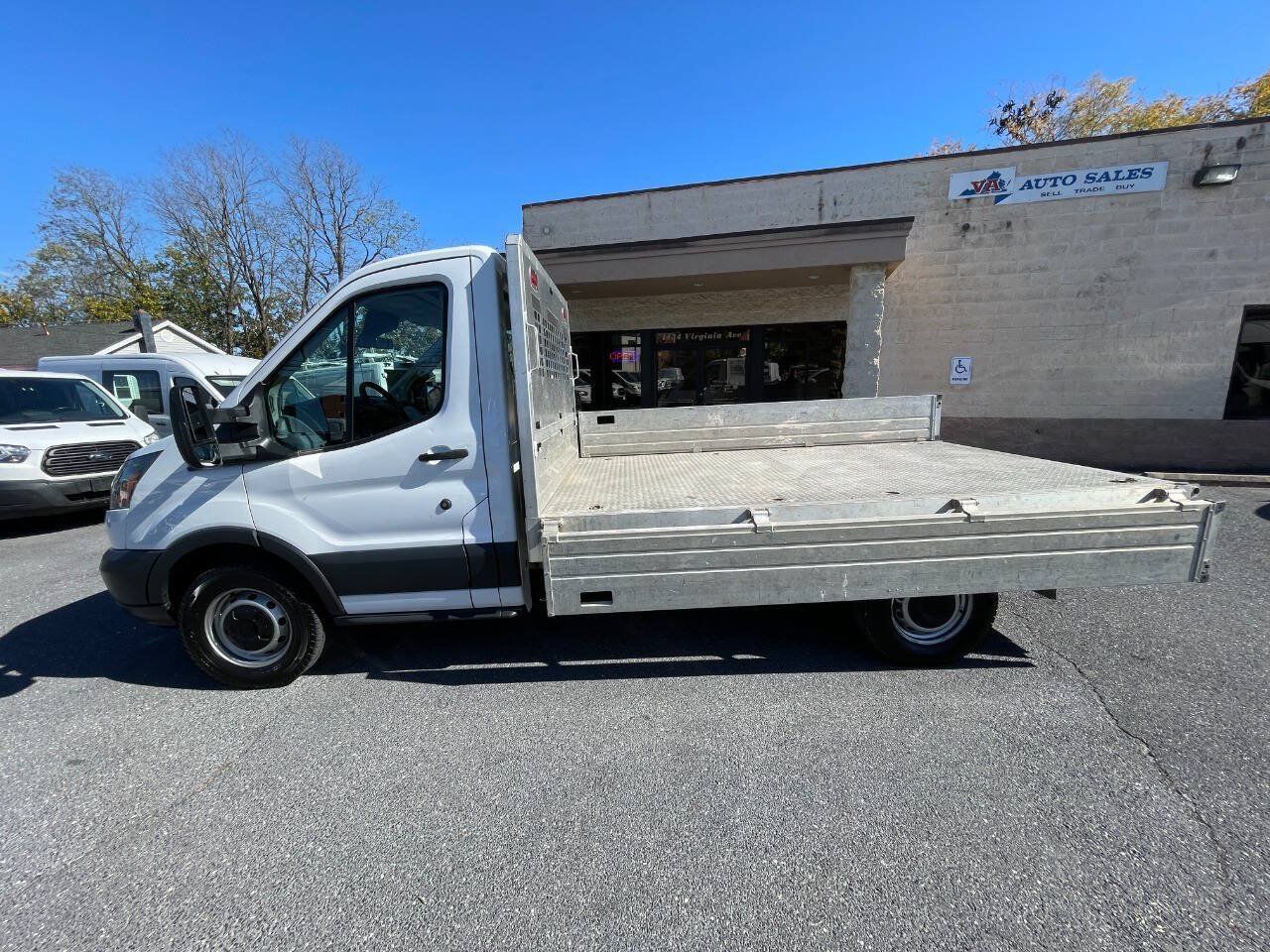 Used 2018 Ford Transit 250 138 RWD image 26