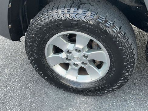 Used 2013 Toyota 4Runner SR5 w/ Convenience Pkg AWD/4WD image 13