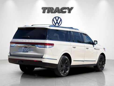 Used 2023 Lincoln Navigator L Reserve AWD/4WD image 4