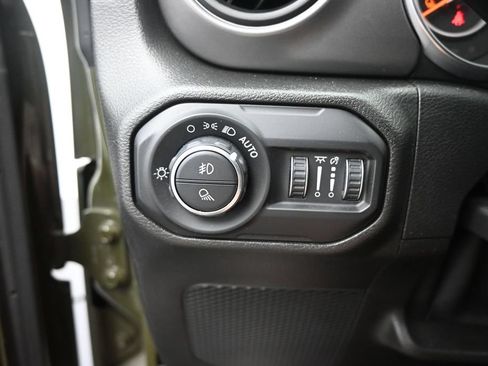 Used 2021 Jeep Gladiator Sport AWD/4WD image 34