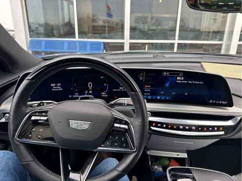 Used 2023 Cadillac Lyriq RWD Luxury image 8