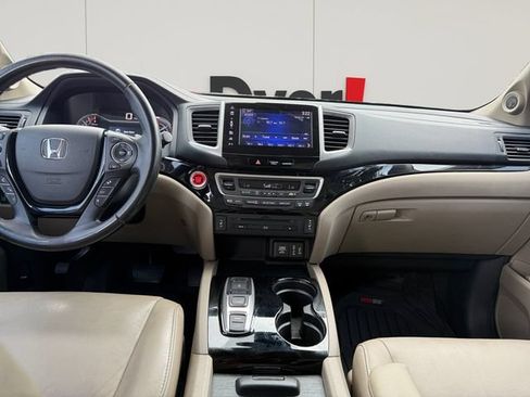 Used 2018 Honda Pilot Touring image 13