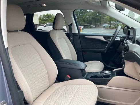 Used 2022 Ford Escape SE image 49