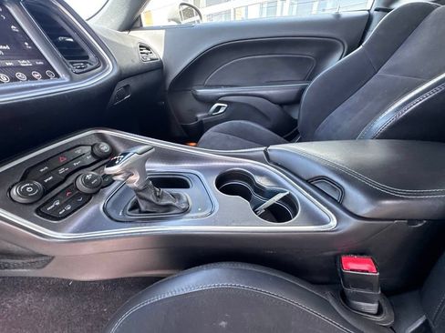Used 2017 Dodge Challenger GT w/ GT Interior Package AWD/4WD image 18