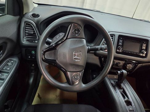 Used 2020 Honda HR-V LX image 27
