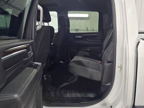 Used 2024 GMC Sierra 3500 SLE image 8