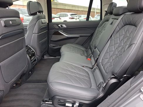 Certified 2023 BMW X7 xDrive40i w/ Premium Package image 10