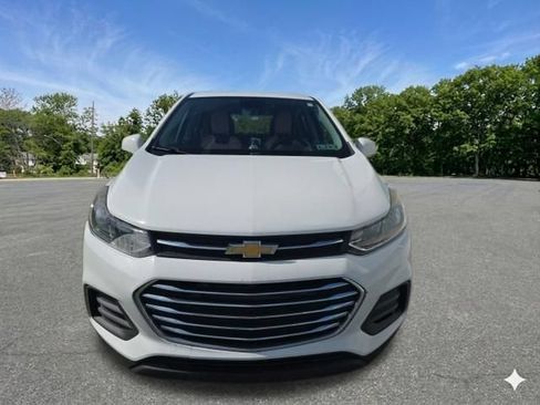Used 2018 Chevrolet Trax LS AWD/4WD image 2