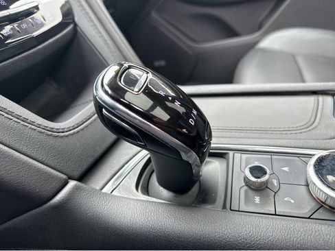 Certified 2023 Cadillac XT6 Premium Luxury FWD image 28