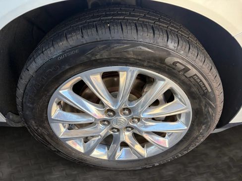 Used 2018 Buick Enclave Premium AWD/4WD image 41