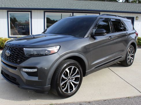 Used 2020 Ford Explorer ST w/ Premium Technology Package AWD/4WD image 32