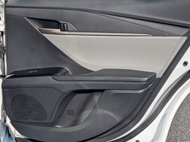 Used 2026 Toyota Camry SE FWD image 15