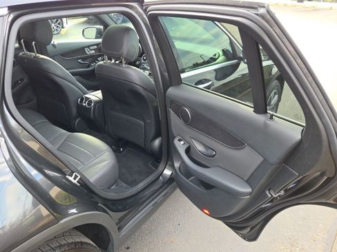 Used 2020 Mercedes-Benz GLC 300 4MATIC image 17