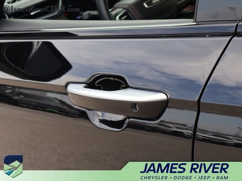 Used 2023 Jeep Grand Cherokee Summit w/ Luxury Tech Group V AWD/4WD image 21