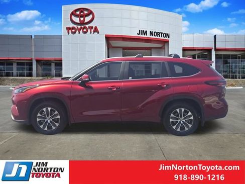 Used 2026 Toyota Highlander XLE AWD/4WD image 5