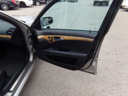 Used 2008 Mercedes-Benz E 350 4MATIC Sedan image 28