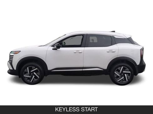 Used 2026 Nissan Kicks SV w/ SV Premium Package FWD image 5
