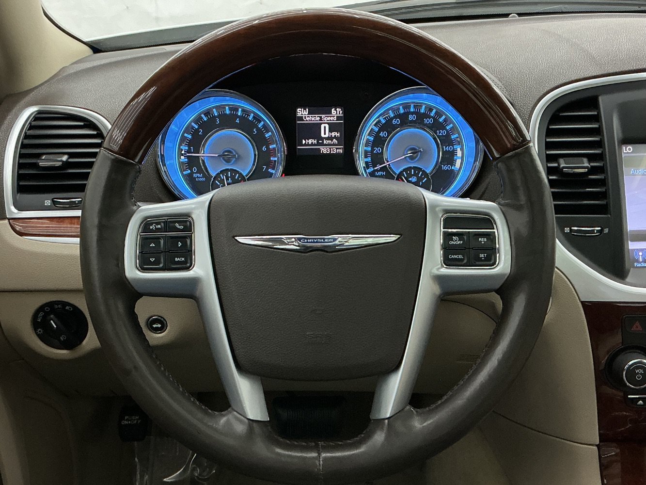 Used 2011 Chrysler 300 C AWD/4WD image 32