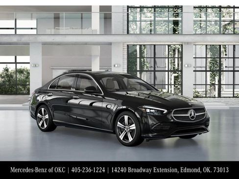 Used 2025 Mercedes-Benz C 300 Sedan image 11