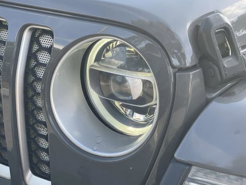 Used 2020 Jeep Gladiator Overland w/ Dual Top Group image 6