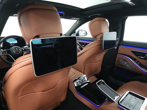 Certified 2025 Mercedes-Benz S 580e 4MATIC Sedan image 29