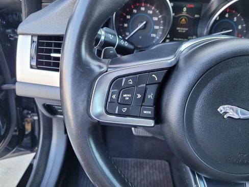 Used 2019 Jaguar XF Prestige RWD image 22