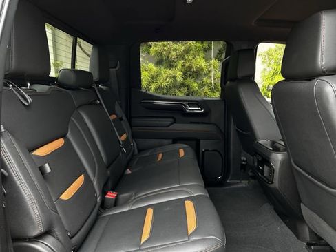 Used 2023 GMC Sierra 1500 AT4 w/ AT4 Premium Package AWD/4WD image 29