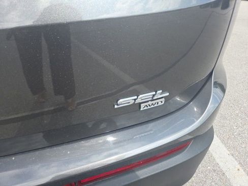 Used 2017 Ford Edge SEL w/ Class II Trailer Tow Package AWD/4WD image 9