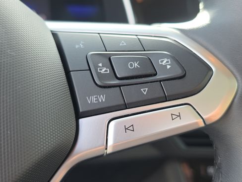 Used 2022 Volkswagen Jetta SE w/ Panoramic Sunroof Package FWD image 29