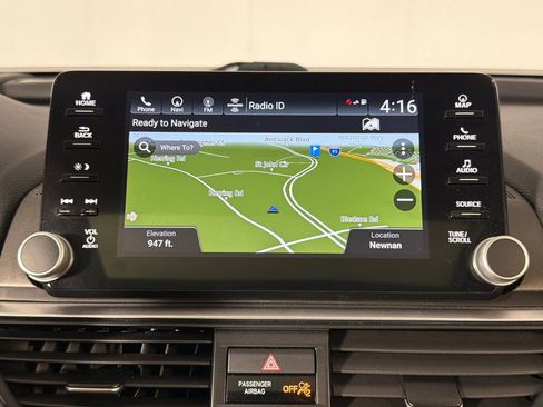 Used 2021 Honda Accord Touring image 3