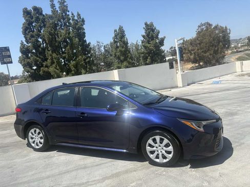 Used 2025 Toyota Corolla LE FWD image 33