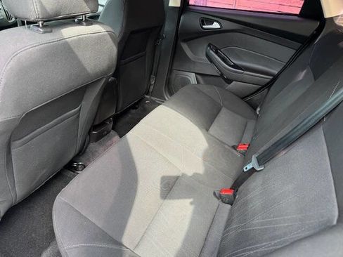 Used 2017 Ford Focus SE FWD image 28