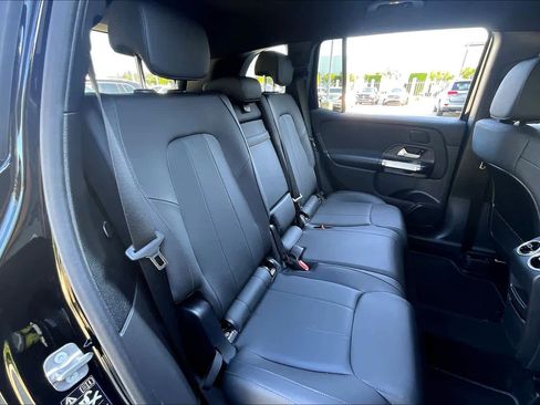 Used 2025 Mercedes-Benz GLB 250 image 18