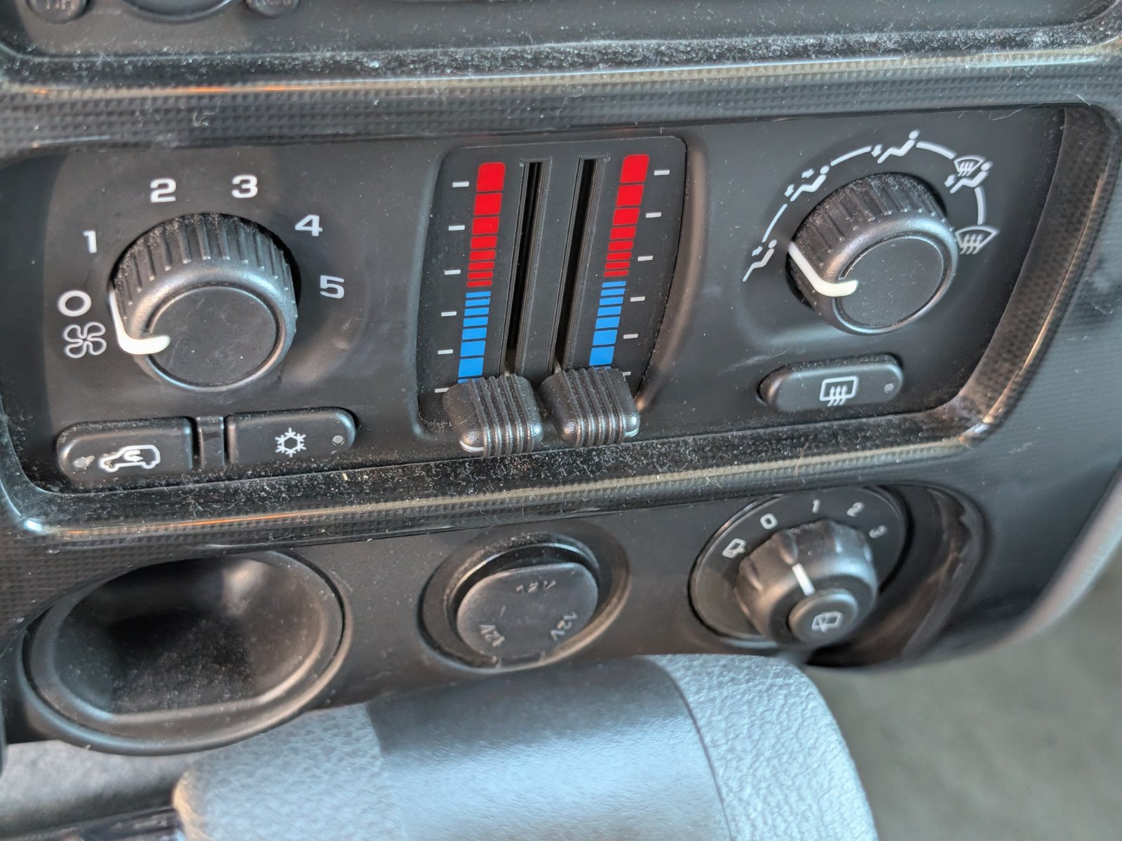 Used 2007 GMC Envoy SLE RWD image 11