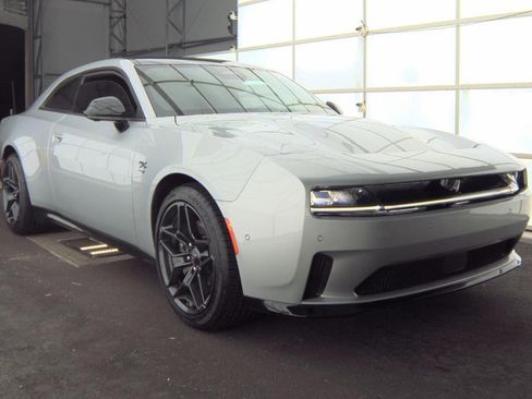 Used 2024 Dodge Charger R/T w/ Plus Group image 2