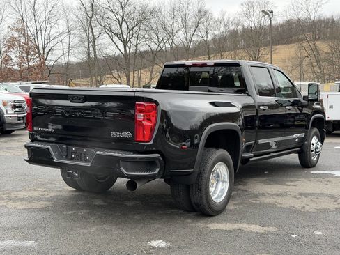 Used 2024 Chevrolet Silverado 3500 High Country w/ High Country Premium Package image 6