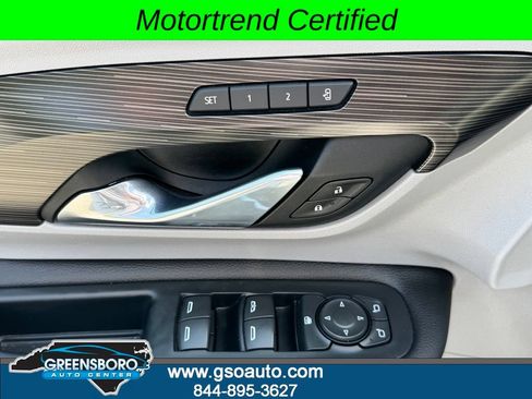 Used 2021 GMC Terrain SLT w/ LPO, Bright Accent Package AWD/4WD image 23