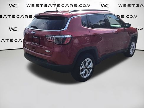Used 2025 Jeep Compass Latitude AWD/4WD image 10