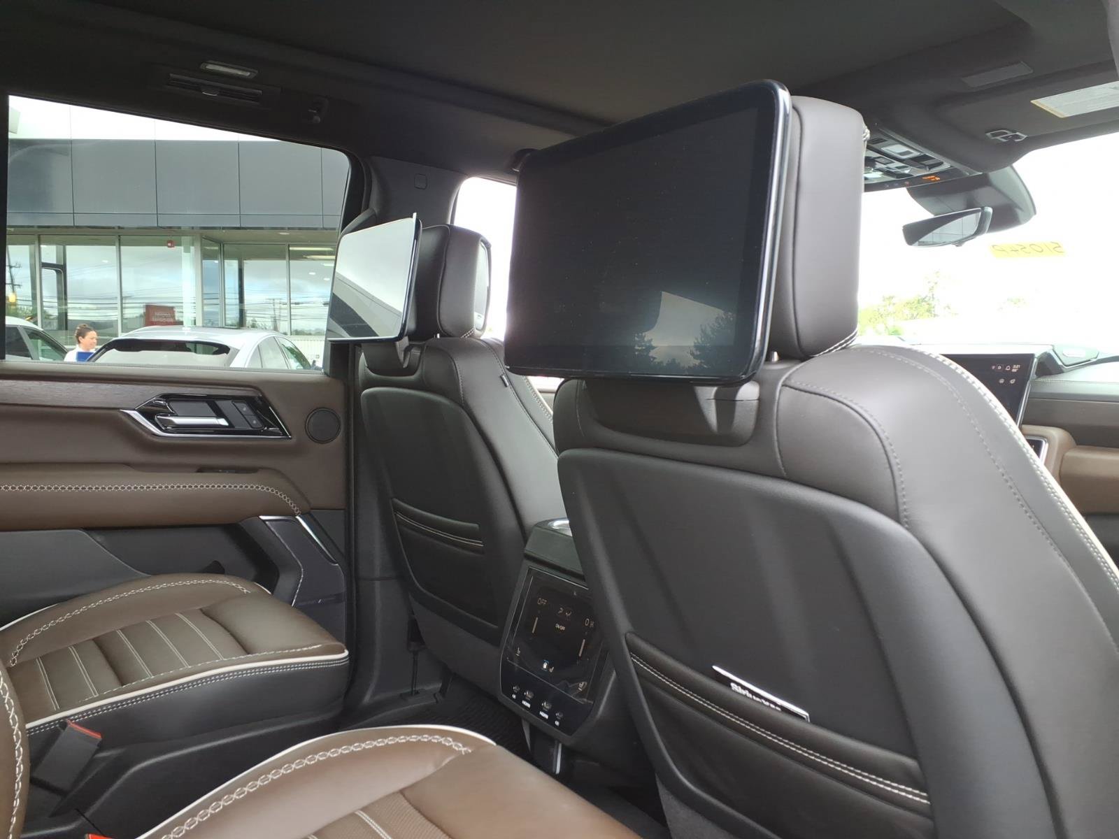 Used 2026 GMC Yukon Denali Ultimate AWD/4WD image 15