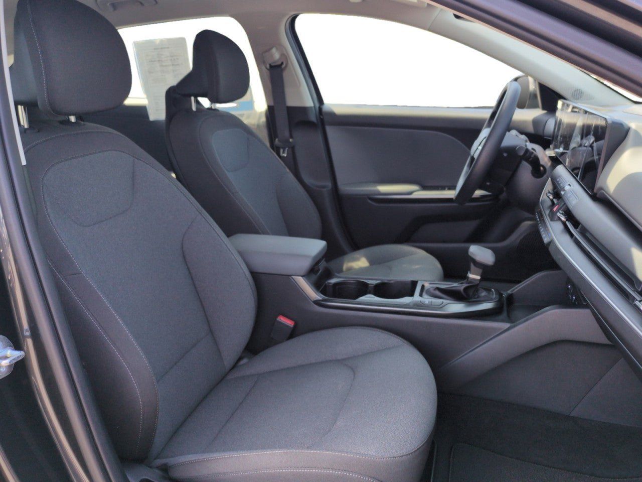 Used 2025 Kia K4 FWD image 26