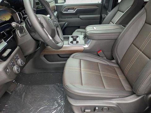 New 2025 Chevrolet Silverado 2500 High Country w/ Midnight Edition image 4