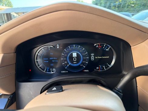 Used 2019 Cadillac Escalade Platinum AWD/4WD image 35