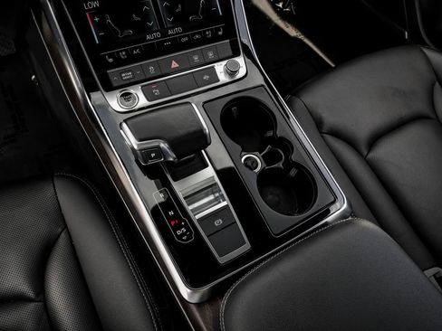 Used 2022 Audi Q8 Premium Plus image 25