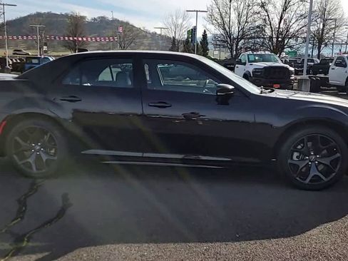 Used 2022 Chrysler 300 S w/ Comfort Group image 9