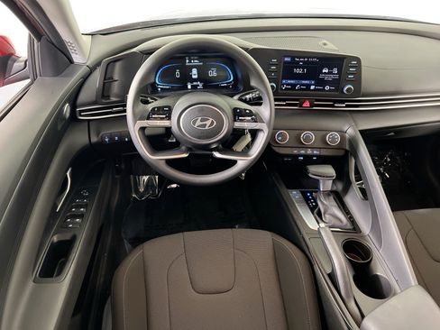 Used 2024 Hyundai Elantra SE FWD image 20