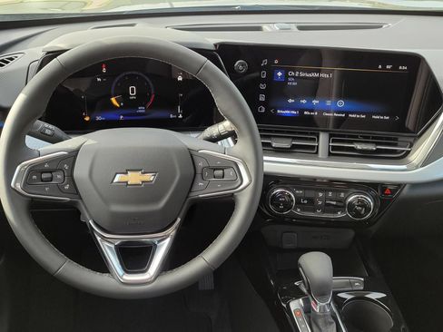 New 2026 Chevrolet Trax LT w/ LT Convenience Package FWD image 11