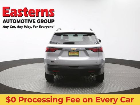 Used 2022 Chevrolet Traverse LT FWD image 37