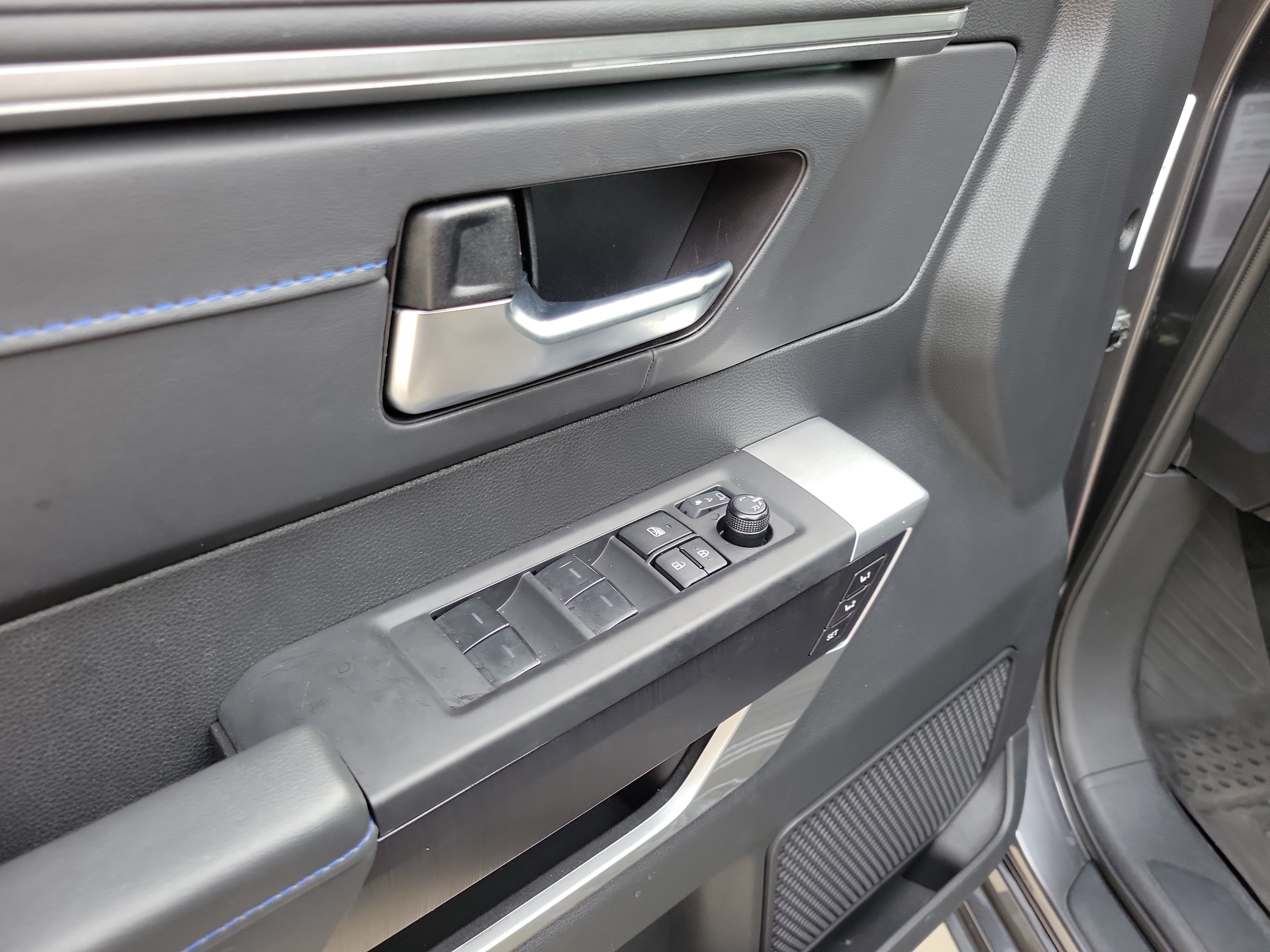 Certified 2025 Toyota Tundra Platinum AWD/4WD image 11